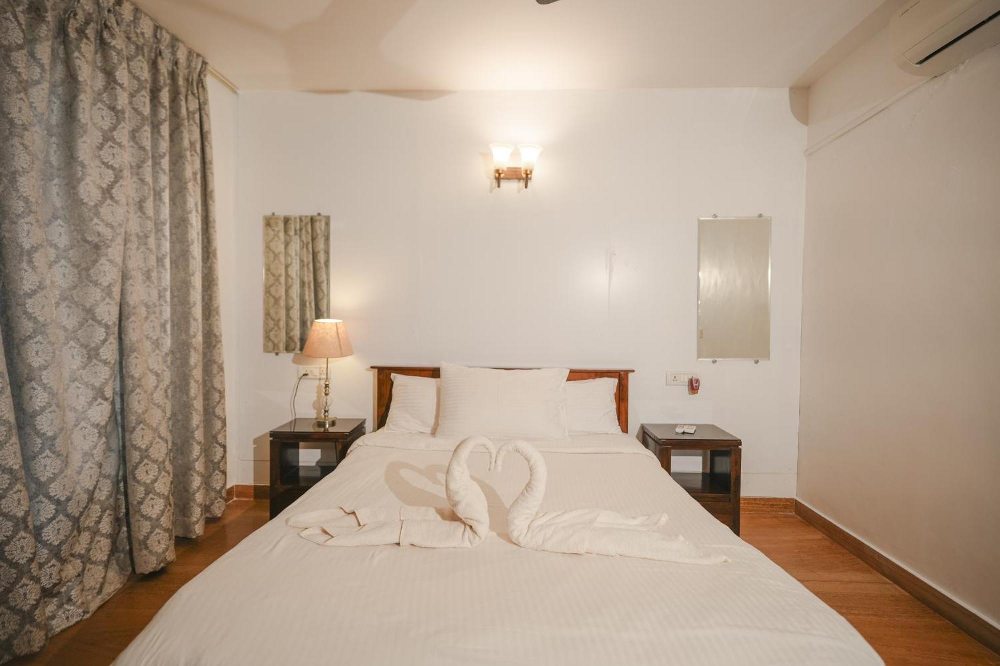 Villa M - Jia 3- 3Bhk In Candolim, Pool Facing, Near Beach, Breakfast Included 外观 照片