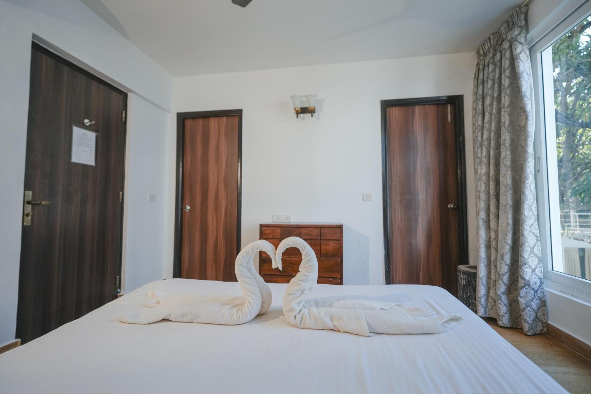 Villa M - Jia 3- 3Bhk In Candolim, Pool Facing, Near Beach, Breakfast Included 外观 照片