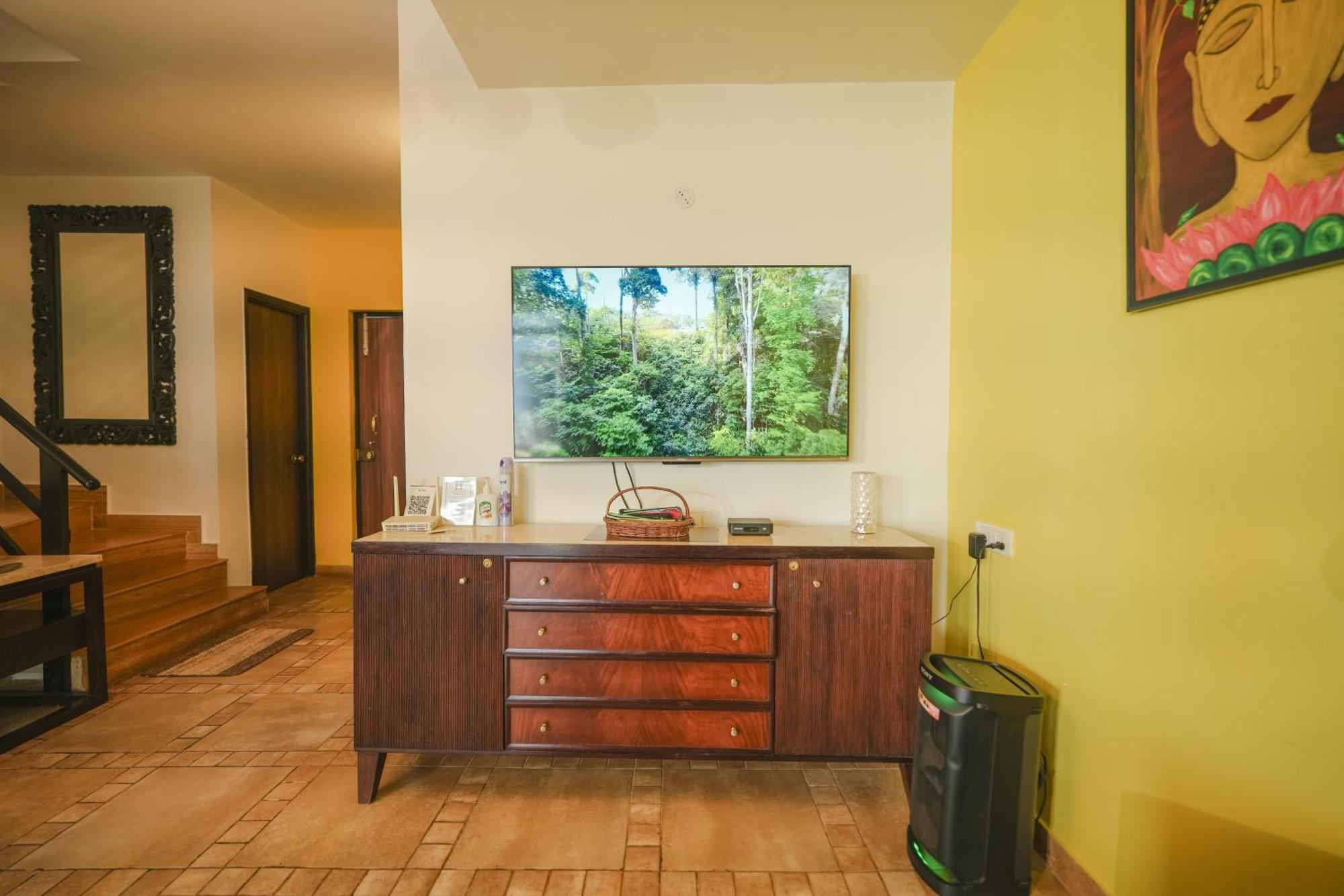 Villa M - Jia 3- 3Bhk In Candolim, Pool Facing, Near Beach, Breakfast Included 外观 照片