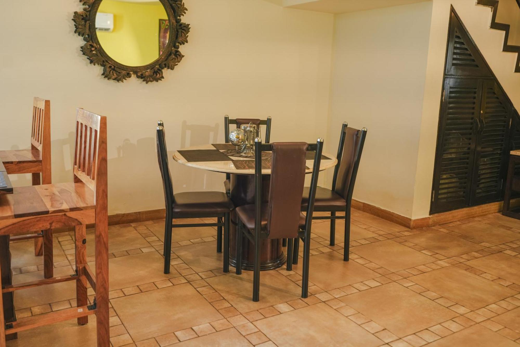 Villa M - Jia 3- 3Bhk In Candolim, Pool Facing, Near Beach, Breakfast Included 外观 照片